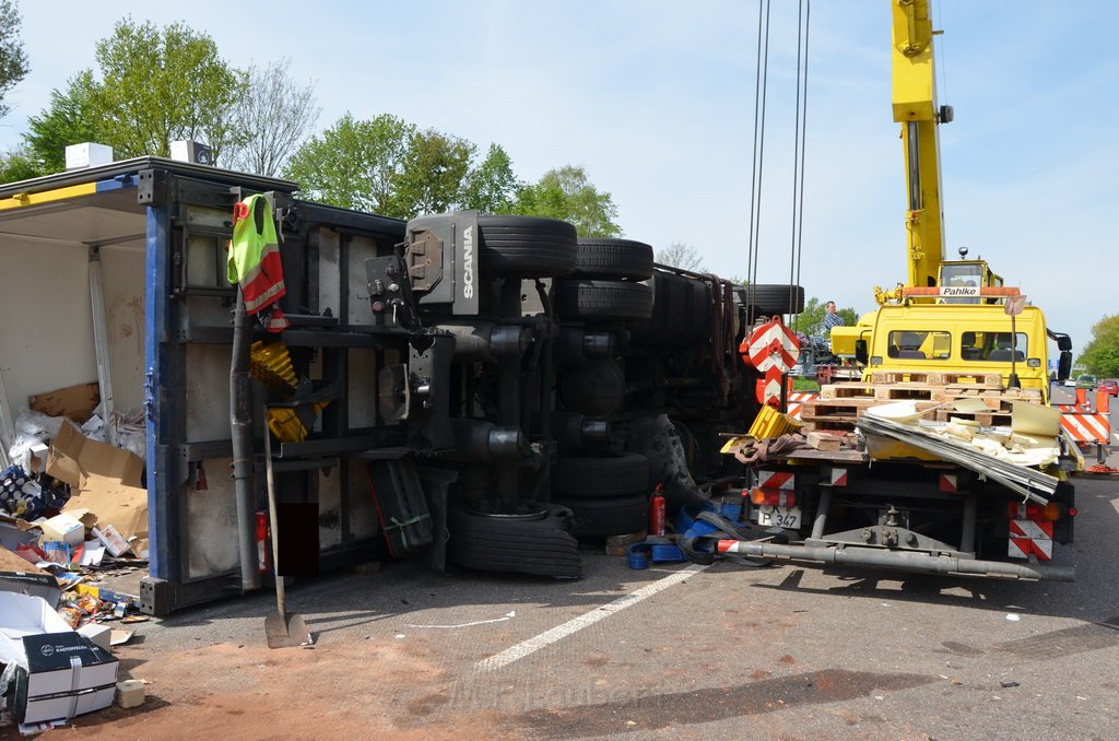 VU LKW umgestuerzt A 3 Rich Oberhausen Hoehe AS Koeln Koenigsforst P285.JPG - Miklos Laubert